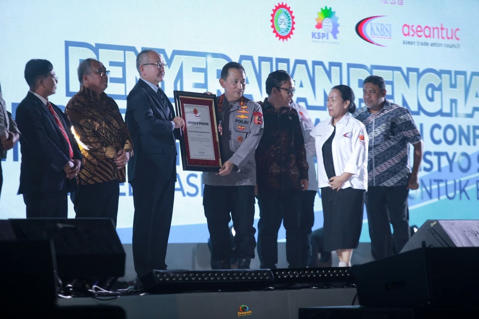 200ef955 16b3 4162 bb5a a11067d1d963