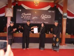 Festival Samin ke-9 Dihadiri Akademisi dan Serahkan Disertasi Tentang Samin Surosentiko