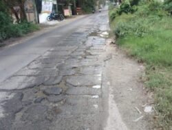 Sudah Dibiayai Bank dan APBD, Tapi Jalan Lamongan Masih Hancur-Hancuran, Kenapa