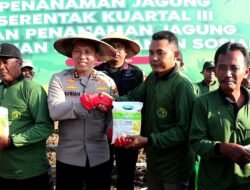 Polres Bojonegoro Turun Sawah, Tanam Jagung Demi Ketahanan Pangan