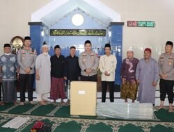 Kapolres Nganjuk Safari Jumat di Masjid Al-Muttaqien, Sosialisasikan Layanan Hotline dan Lapor Kapolres