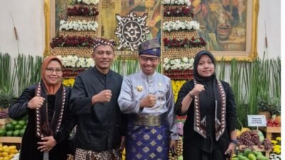 Bambang Sutrisno Generasi Ke V Ajaran Samin Surosentiko Ikuti Upacara Detik – Detik Proklamasi Atas Undangan Gubernur