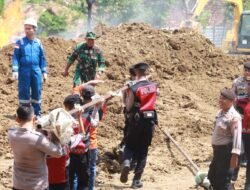 Kapolres Blora Pimpin Penanganan Kebakaran Sumur Minyak di Bogorejo