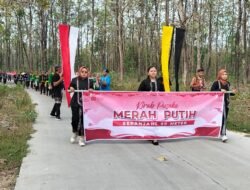 Warga Samin Jepang Margomulyo Kirab Pusaka Merah Putih Sepanjang 80 Meter