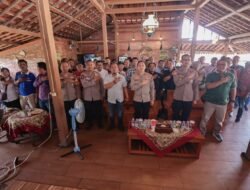 Sinergi Media dan Polri Diperkuat Lewat PIRAMIDA di cafe Gunung Dander Bojonegoro