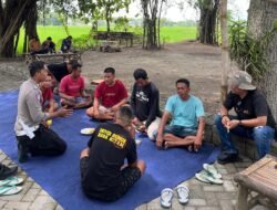 Kasatlantas Polres Bojonegoro Menghimbau Para Sopir Dum Truk Yang Bermuatan Harap Pakai Terpal  BOJONEGORO l Beritakilat