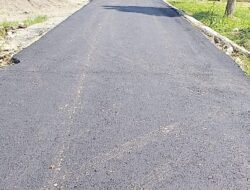Pembangunan Jalan Aspal di Desa Kedewan Disambut Antusias Oleh Warga