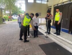 Pastikan Keamanan Ibadah Natal, Satgas Preventif Polres Blora Sterilisasi Gereja dengan Unit K9