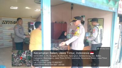 Kapolsek Balen pimpin langsung patroli dialogis di pertokoan emas