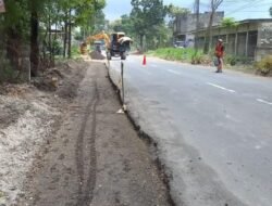 Proyek Pelebaran Jalan di Tuban Bernilai Milyaran Abaian K3