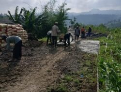 Proyek Jalan Rigid Beton BKKD di Desa Klino Sekar  Disorot Warga, Diduga Mutu Beton Tak Sesuai Spesifikasi