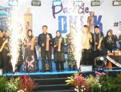 Bupati Setyo Wahono Berangkatkan Parade Oklik Dan Pawai Obor di Malam Idul Fitri