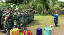 Perkuat Peran Teritorial, Yonif TP 885/Belibis Putih Gandeng Damkar Bojonegoro Gelar Edukasi Pencegahan Kebakaran