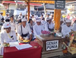 Betara Turun Kabeh Jadi Momentum, AKDBA Buleleng Kompak Gelar Penganyar di Pura Besakih