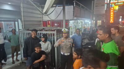 Laporan Melalui Call Center 110, Personel Kepolisian Respon Cepat Tangani Kecelakaan di Jalan Raya Uluwatu
