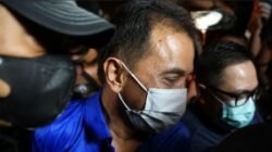 GMKR Desak Pembebasan Roy Suryo dan Dr Tifa; Polda Metro Jaya Tegaskan Proses Hukum Sesuai Aturan