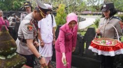Polres Gianyar Gelar Upacara Ziarah Rombongan Peringati Hari Bhayangkara ke-80