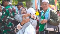 Tangis Haru Sambut Kepulangan Jamaah Haji Bojonegoro, Pelukan Hangat Warnai Reuni Keluarga