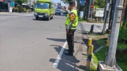 Wujudkan Kamseltibcarlantas Kondusif, Polsek Tabanan Gencarkan Pengaturan Lalu Lintas Siang Hari di Simpang Empat Grogak