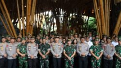 Satu Komando Jaga Bali, Kapolda Bali dan Pangdam IX/Udayana Perkokoh Soliditas TNI-Polri.