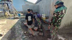 Semangat Gotong Royong, Satgas TMMD 129 Bangun MCK Mushola di Desa Nusa Jaya