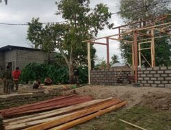 Satgas TMMD Ke-129 Kodim 1614/Dompu Percepat Pembangunan RTLH Milik Sahram Bersama Warga