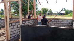 Pemasangan Kusen dan Plester Dinding Tandai Progres RTLH TMMD Ke-129 di Dompu
