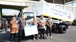 Sinergi Penanganan Sampah, Program TJSL BRI Serahkan Bantuan Dump Truck Kepada Kodam IX/Udayana