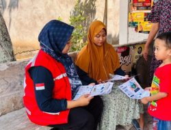 PMI Bojonegoro Door to Door, Ajak Warga Jaga Kebersihan dan Hemat Air di Musim Kemarau