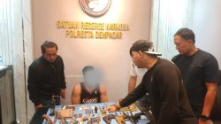 Polresta Denpasar Ungkap Kasus Narkoba, Temukan Senpi dan Airsoft Gun Saat Pengerebekan