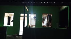 Semangat Tanpa Batas, Satgas TMMD Ke-129 Kerjakan RTLH Hingga Malam Hari