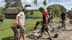 Bahu-Membahu Bersama Warga, Satgas TMMD Genjot Pembangunan Tembok Penahan Jalan Usaha Tani 1,5 Km