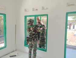 Perkuat Sarana Ibadah, Satgas TMMD ke-129 Bersama Warga Rehabilitasi Mushola