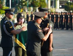 Usai Ditempa di Rindam IX/Udayana Pangdam Lantik 235 Bintara Infanteri, Siap Mengabdi Untuk Negeri