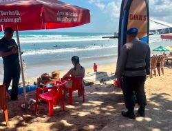 Cuaca Kurang Mendukung, Satpolairud Polresta Denpasar Tingkatkan Patroli dan Imbauan Keselamatan di Pantai Kuta