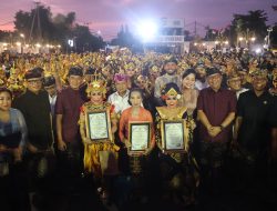 Buka Bulfest 2026 di Praja Mandala Singa Ambara Raja, Gubernur Koster Serahkan Penghargaan kepada Tiga Maestro Tari Buleleng