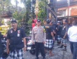 Bhabinkamtibmas Desa Dauh Puri Kangin Laksanakan Sambang Dialogis di Kantor Desa