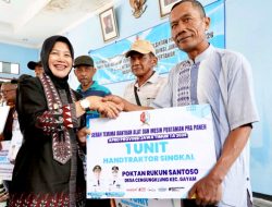 Pemkab Bojonegoro Salurkan Alsintan, 12 Kelompok Tani Dapat Dukungan Pengolahan Lahan