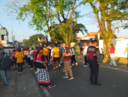 Kapolsek Kediri Ikuti Gerak Jalan Santai Sekaligus Pantau Pengamanan Kegiatan Masyarakat