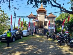Personel Polsek Selemadeg Barat mengamankan Kegiatan Kebaktian Umat Kristen di Gereja Betesda Desa Lalanglinggah, Kec. Selemadeg Barat