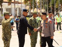 Wakapolda Bali Sambut Kedatangan Kapolri di Base Ops Lanud I Gusti Ngurah Rai dalam Rangka Pendampingan Kunjungan Kerja Presiden RI