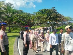Patroli Pesisir Satpolairud Polres Tabanan Pastikan Wisatawan Aman dan Nyaman di Tanah Lot