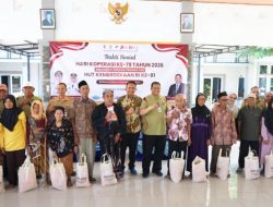Hari Koperasi ke-79, Dekopinda Bojonegoro Salurkan 1.000 Paket Sembako untuk Warga Tambakrejo