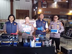 Prease Release, Dari Tower Jembrana hingga Jepara, Begini Tim URC Polres Jembrana Membongkar Komplotan Pencuri Baterai