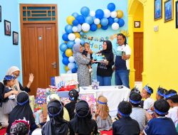 Bukan Pesta Mewah, Ultah Cucu Pertama Direktur Berita Kilat Dirayakan dengan Berbagi Kebahagiaan Dengan Anak – Anak