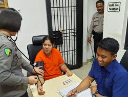 Sie Dokkes Polres Bandara Ngurah Rai Periksa Kesehatan Tahanan